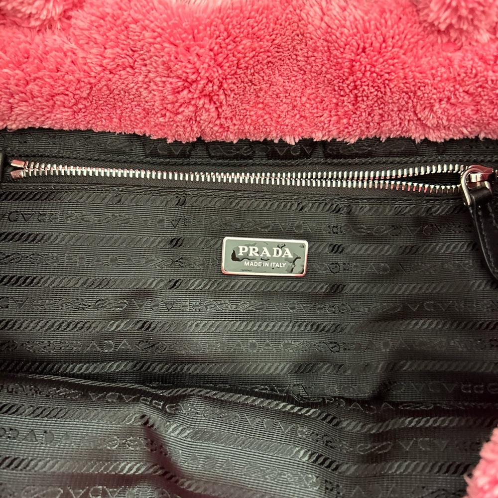 RARE Prada shearling tote 👛 - Picture 4 of 10